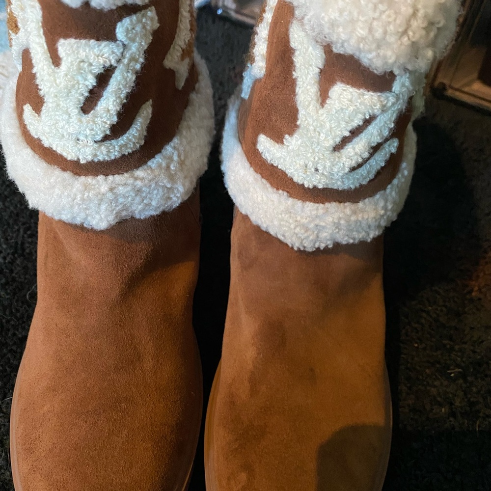 lv winter boots brown                                               size 7 women